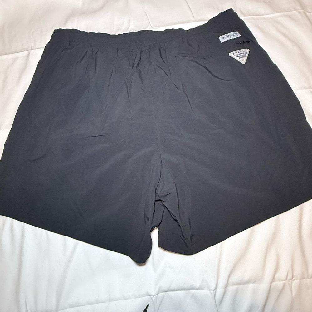 Columbia Men's Dark Gray Athletic Shorts